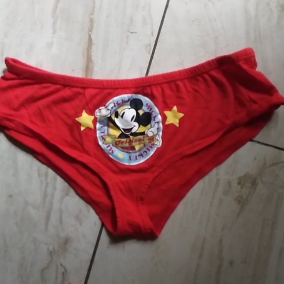 Red and yellow Disney panties - Picture 2 of 7